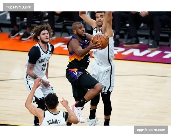 太阳与篮网对攻大战持续，第四节比分104-102主队微弱领先