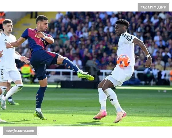 国家德比前瞻：巴萨主场迎战皇马，1分差距下冠军天平或将倾斜。