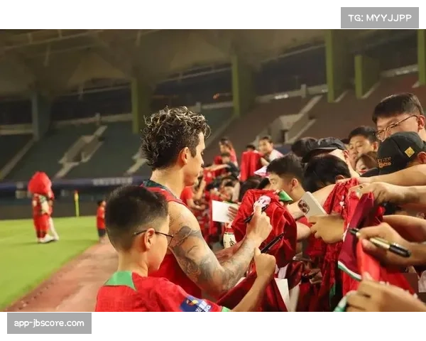 中超俱乐部开放日吸引数万球迷参与，训练课成战术科普课堂